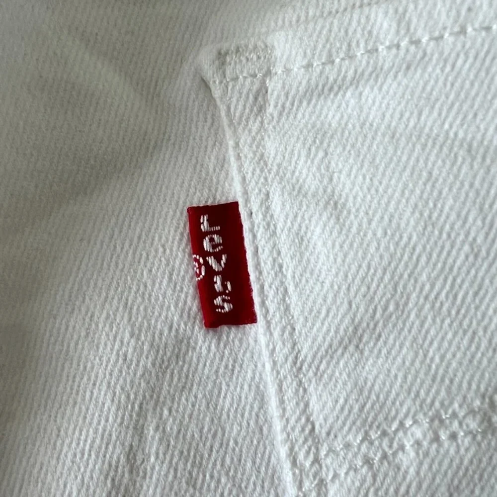 Levi’s Women’s White High Waist Denim Jean Shorts Plus Size 22W - Picture 6 of 11